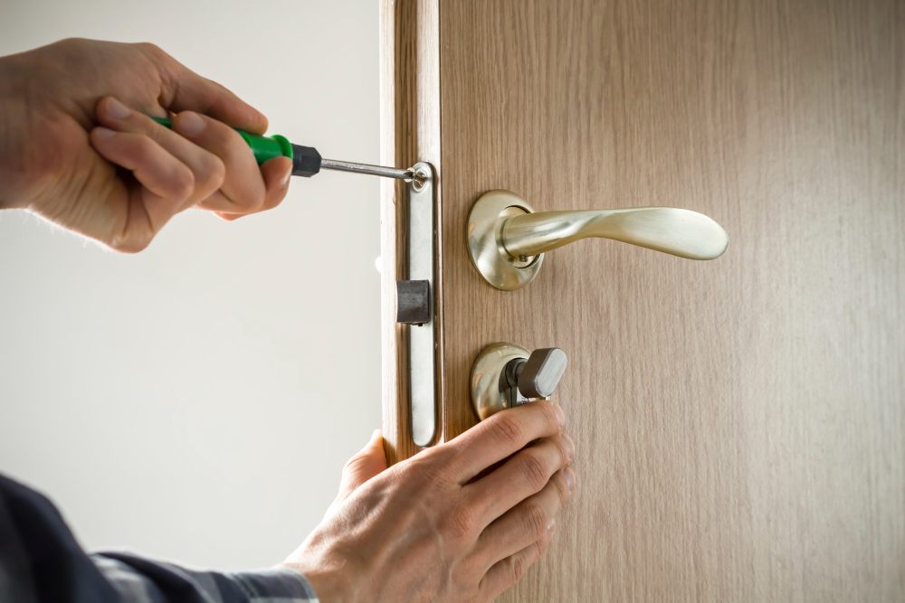 Installing door lock