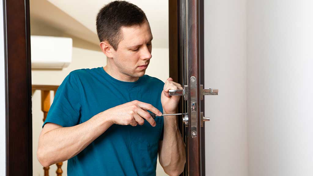 Other Ways On How to Pick a Door Lock With A Screwdriver